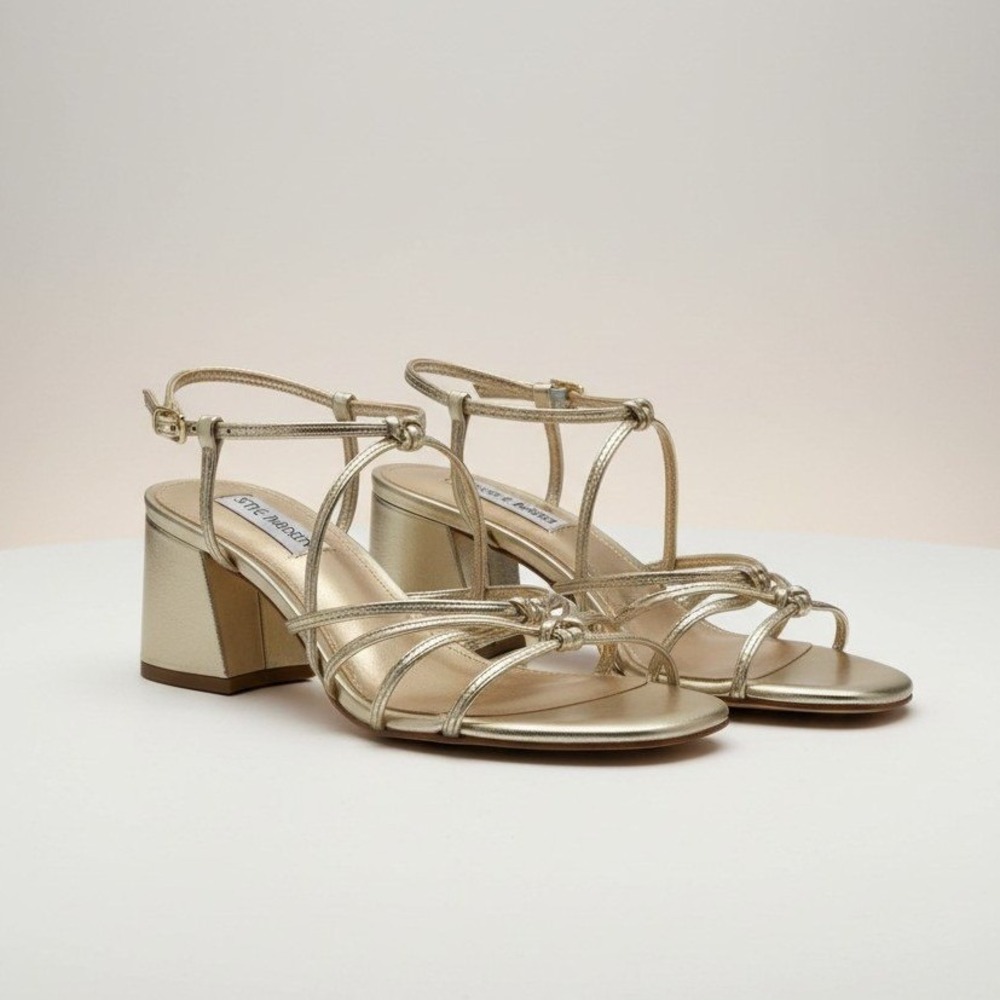 Steve Madden Cute Gold Sandals - Women's Size 7 - Brand New‎